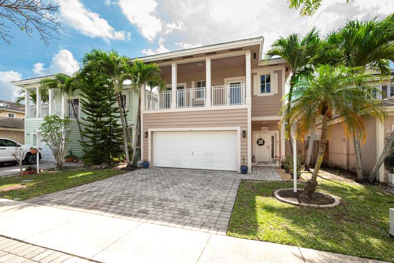 4 bedroom SingleFamilyResidence at 381 NE 35th Terrace, Emilios Place At Oasis, Homestead — photo 2