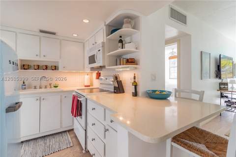 301 Ocean Dr 306, Miami Beach FL - photo 11 of 14