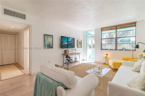 301 Ocean Dr 306, Miami Beach FL - photo 6 of 14