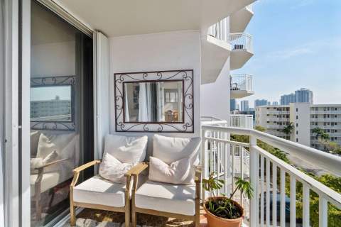 18021 Biscayne Boulevard 504, Aventura FL - photo 11 of 21