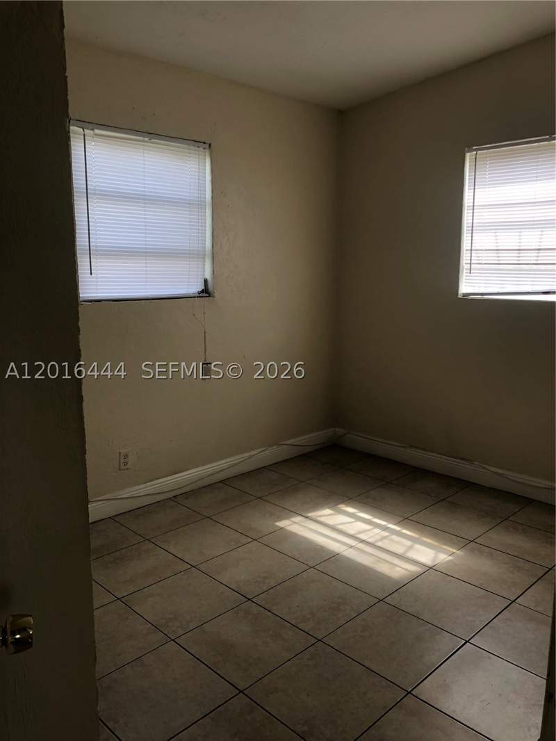 3 bedroom SingleFamilyResidence at 640 SW 7th St, Central Comml Homestead, Homestead — photo 2