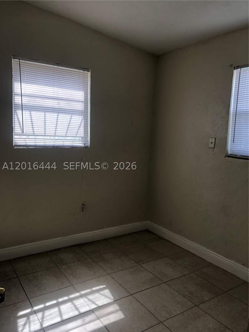 3 bedroom SingleFamilyResidence at 640 SW 7th St, Central Comml Homestead, Homestead — photo 3