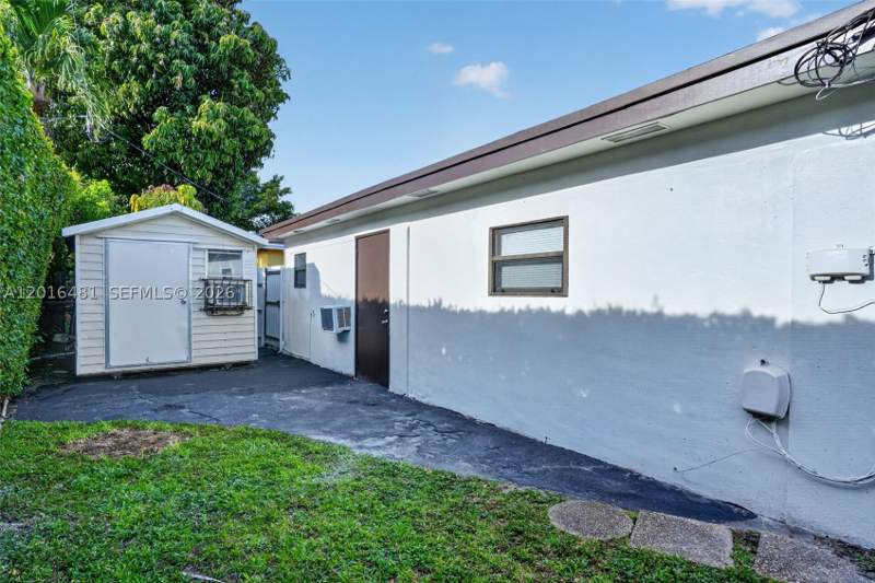 3 bedroom SingleFamilyResidence at 2451 NW 11th St, Carlile Terrace, Miami — photo 5