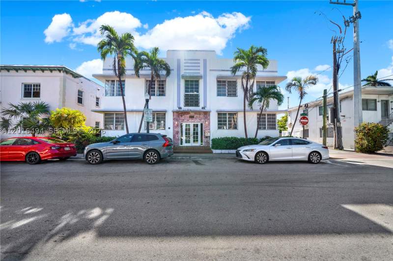 2 bedroom Condominium at 610 8th St 102, Art Deco Condo, Miami Beach — photo 3