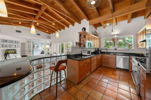 363 S Hibiscus Dr, Miami Beach FL - photo 10 of 25