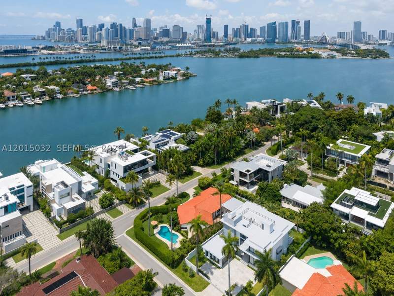 5 bedroom SingleFamilyResidence at 363 S Hibiscus Dr, Hibiscus Island, Miami Beach — photo 4