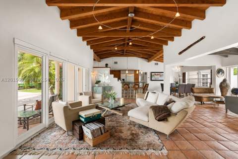 363 S Hibiscus Dr, Miami Beach FL - photo 9 of 25
