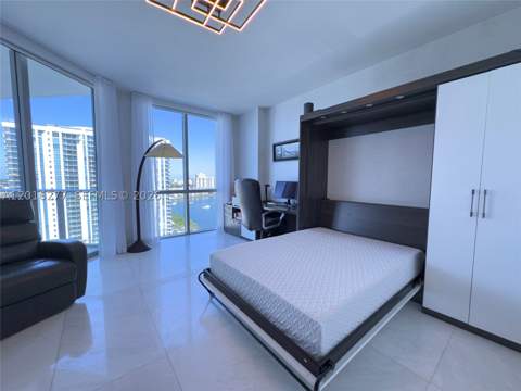 17111 Biscayne Blvd 1705, North Miami Beach FL - photo 21 of 54