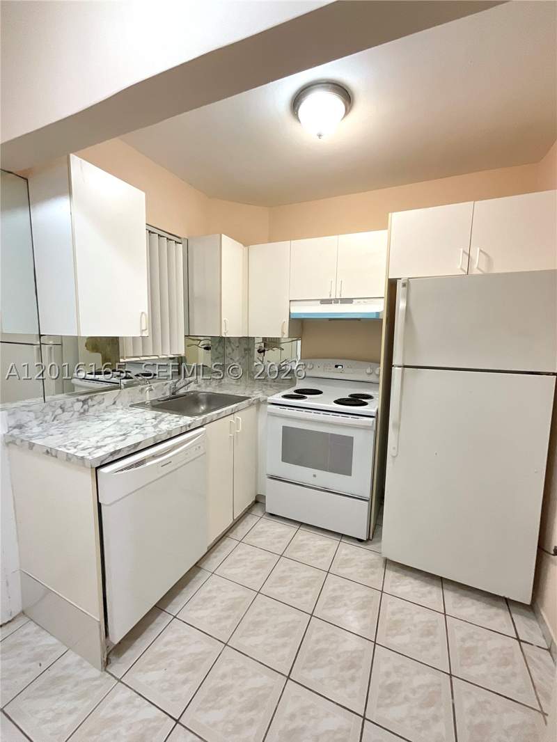 2 bedroom Condominium at 3522 NE 166th St 7, Melrose Place South Condo, North Miami Beach — photo 4