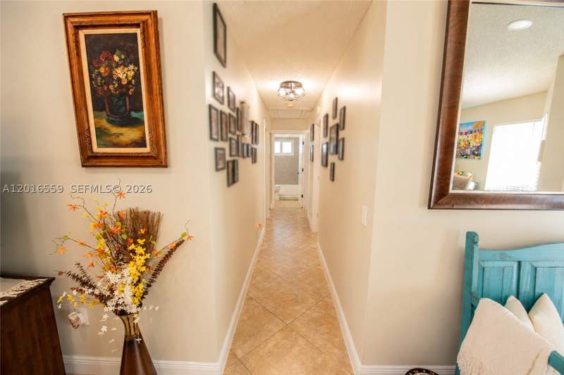 4 bedroom SingleFamilyResidence at 17601 SW 138th Ct, Three Lakes, Miami — photo 4