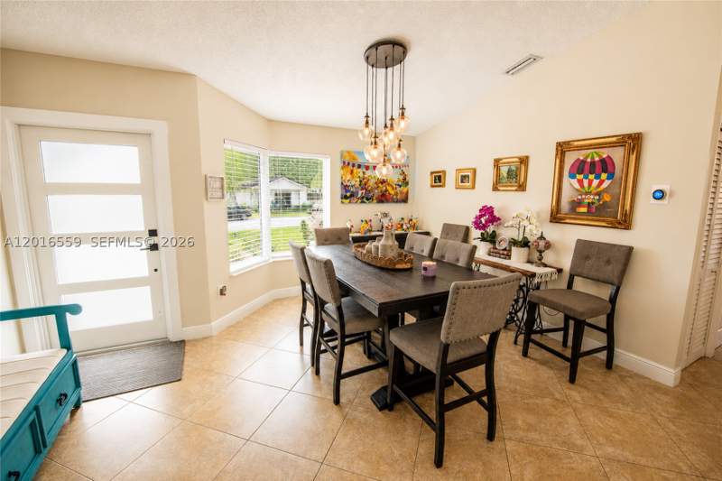 4 bedroom SingleFamilyResidence at 17601 SW 138th Ct, Three Lakes, Miami — photo 5