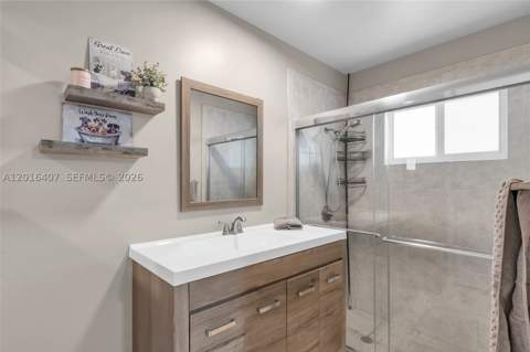 8266 NW 192nd Ter, Hialeah FL - photo 10 of 27