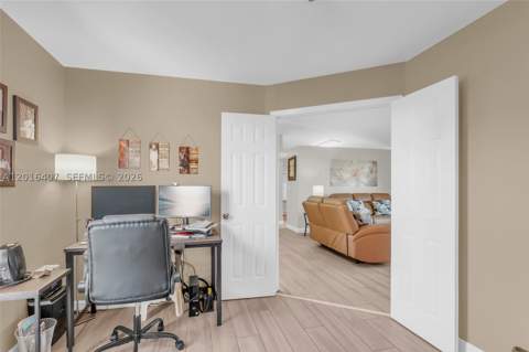 8266 NW 192nd Ter, Hialeah FL - photo 20 of 27