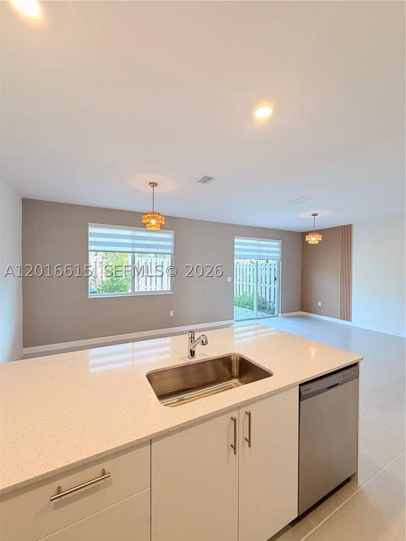 3 bedroom Townhouse at 663 SE 13th St Cir, Terrasol, Homestead — photo 3