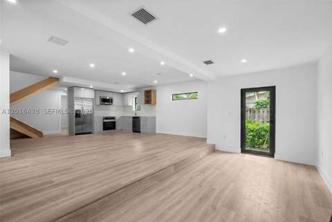 4746 NW 10th Ave, Miami FL - photo 11 of 40