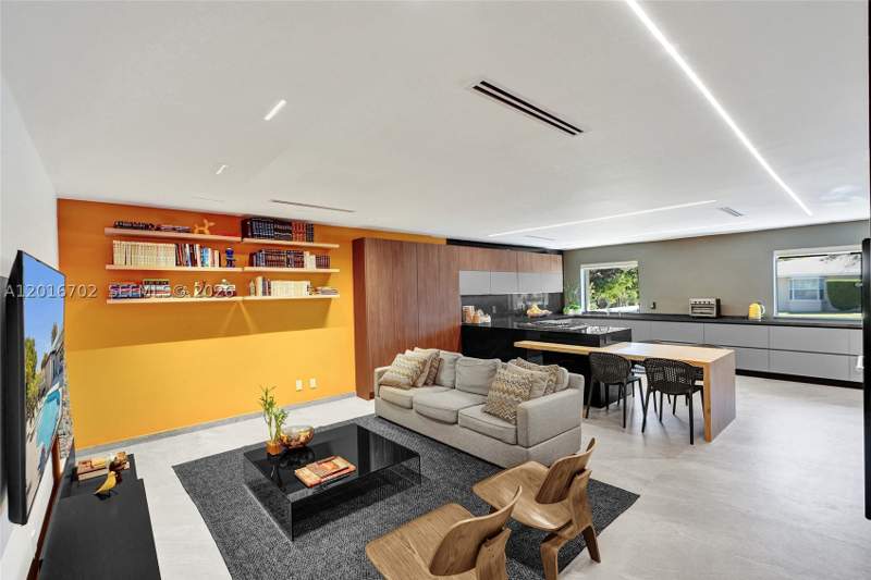 4 bedroom SingleFamilyResidence at 19694 NE 24th Ave, Skyknoll Estates Replat, Miami — photo 2