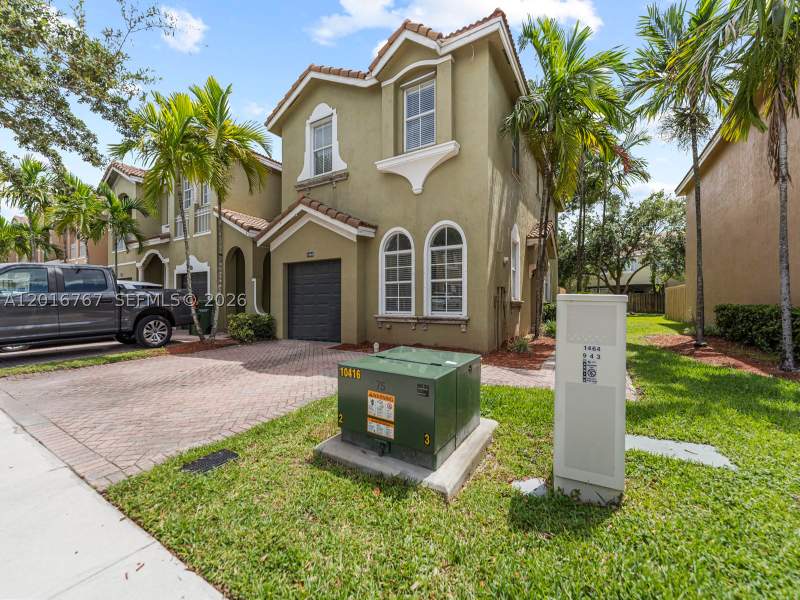 4 bedroom Townhouse at 1426 SE 26th Ave, Keys Garden, Homestead — photo 2
