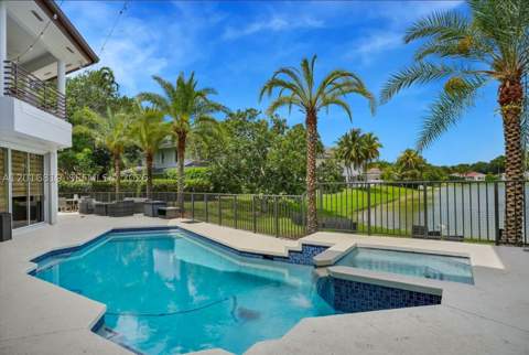 14332 Ardoch Pl, Miami Lakes FL - photo 8 of 20