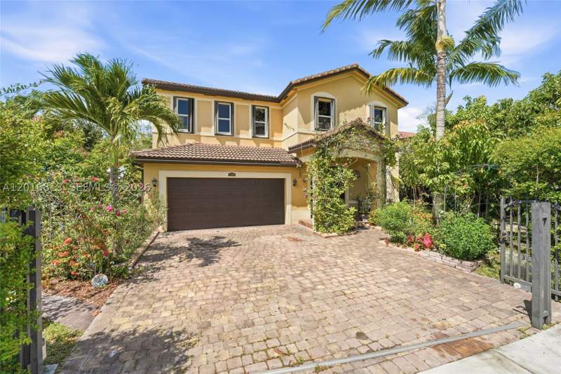 6 bedroom SingleFamilyResidence at 12921 SW 281st St, Lake Frances Subdivision, Homestead — photo 2