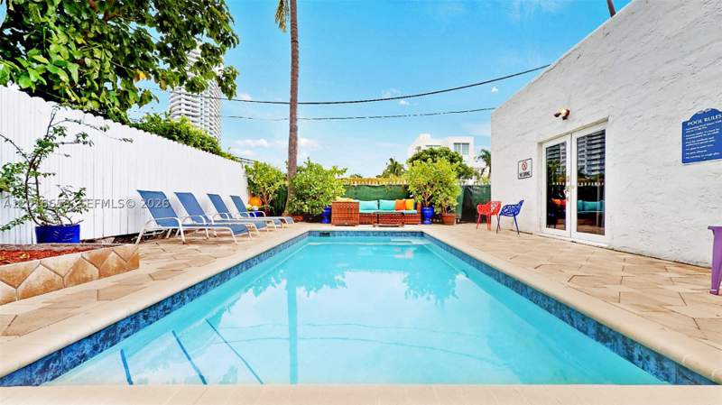 10 bedroom SingleFamilyResidence at 1315 14th St, Alton Beach Bay Front Re-, Miami Beach — photo 4