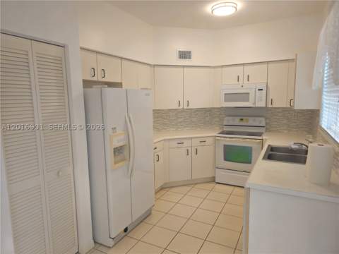 14715 Balgowan Rd 104-9, Miami Lakes FL - photo 10 of 16
