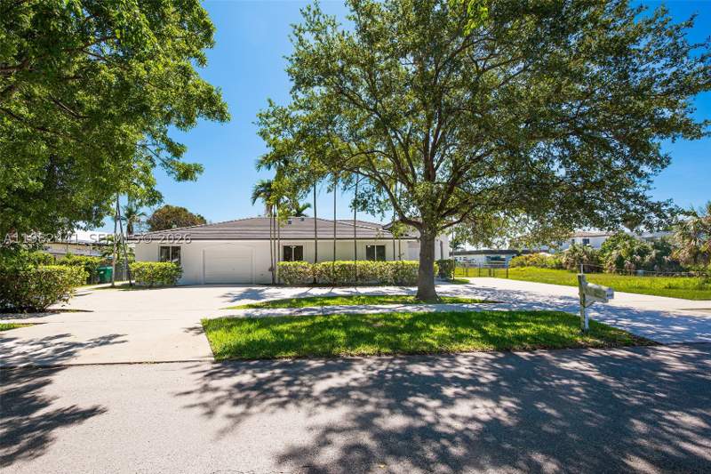 4 bedroom SingleFamilyResidence at 4145 SW 84th Ct, Coral Pines, Miami — photo 2
