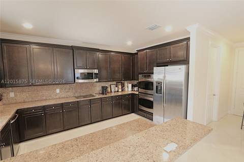 8925 NW 99th Ave, Doral FL - photo 14 of 50