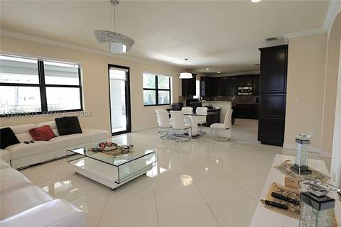 8925 NW 99th Ave, Doral FL - photo 17 of 50