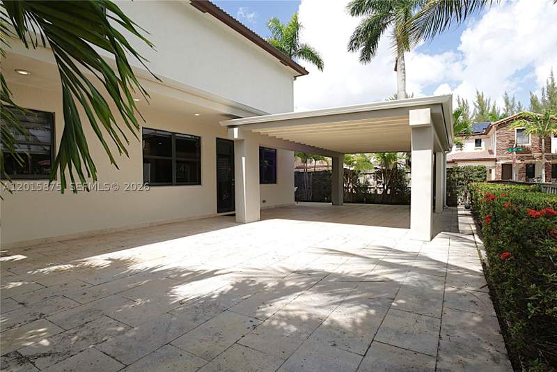 4 bedroom SingleFamilyResidence at 8925 NW 99th Ave, Grand Bay, Doral — photo 5