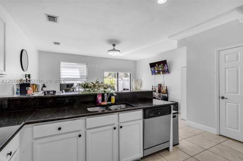 8936 W 35th Ln, Hialeah FL - photo 13 of 39