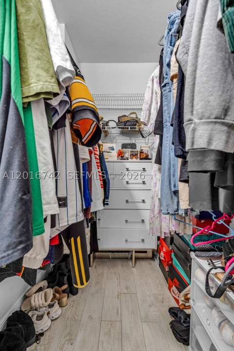 8936 W 35th Ln, Hialeah FL - photo 20 of 39
