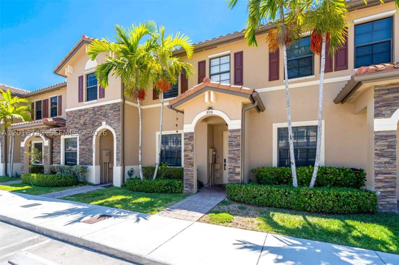 2 bedroom Townhouse at 8936 W 35th Ln, Bellagio Villas, Hialeah — photo 3