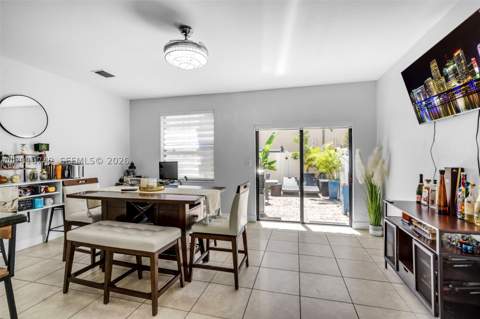 8936 W 35th Ln, Hialeah FL - photo 8 of 39
