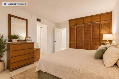 425 W Park Dr 10, Miami FL - photo 12 of 37