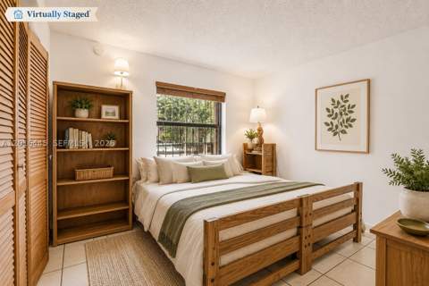 425 W Park Dr 10, Miami FL - photo 14 of 37