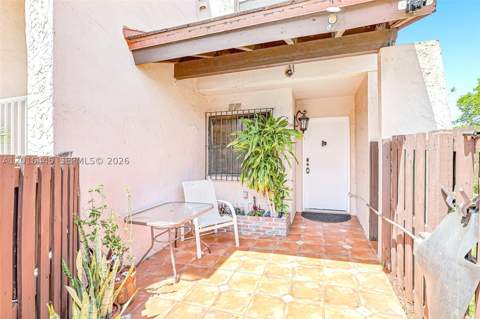 425 W Park Dr 10, Miami FL - photo 24 of 37