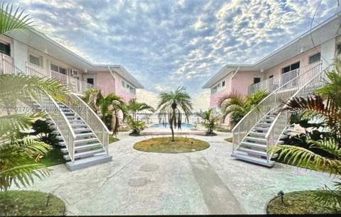 7921 East Drive 8, North Bay Village FL - photo 6 of 11