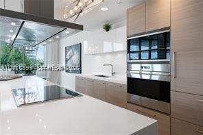 17111 Biscayne Blvd 209, North Miami Beach FL - photo 8 of 60