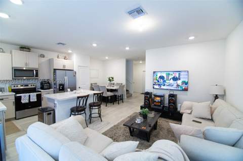 2348 SE 12th Ct, Homestead FL - photo 15 of 23