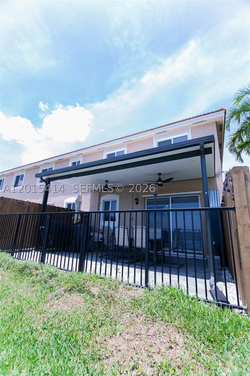 4 bedroom Townhouse at 2348 SE 12th Ct, Towns At Seascape, Homestead — photo 3