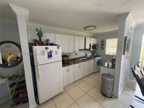 7101 SW 89th Ct 305, Miami FL - photo 6 of 24
