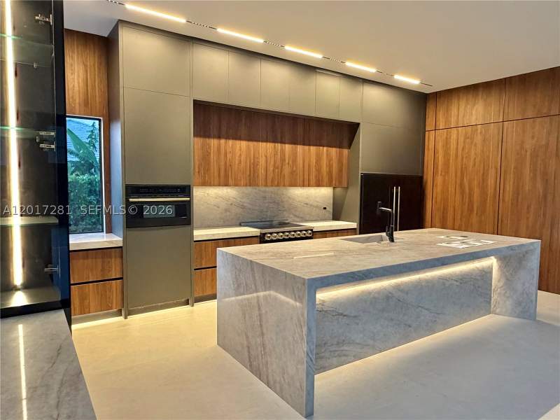5 bedroom SingleFamilyResidence at 19880 SW 134th Ave, Kristina Estates 1st Addn, Miami — photo 3