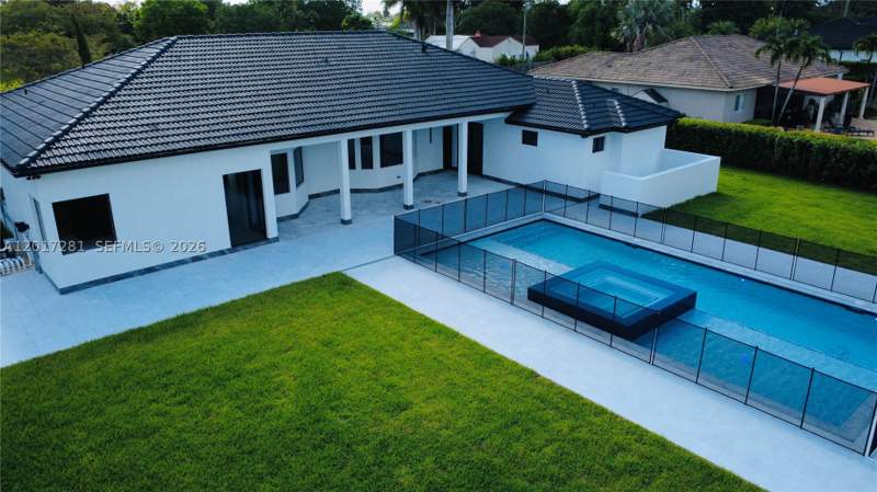 5 bedroom SingleFamilyResidence at 19880 SW 134th Ave, Kristina Estates 1st Addn, Miami — photo 4