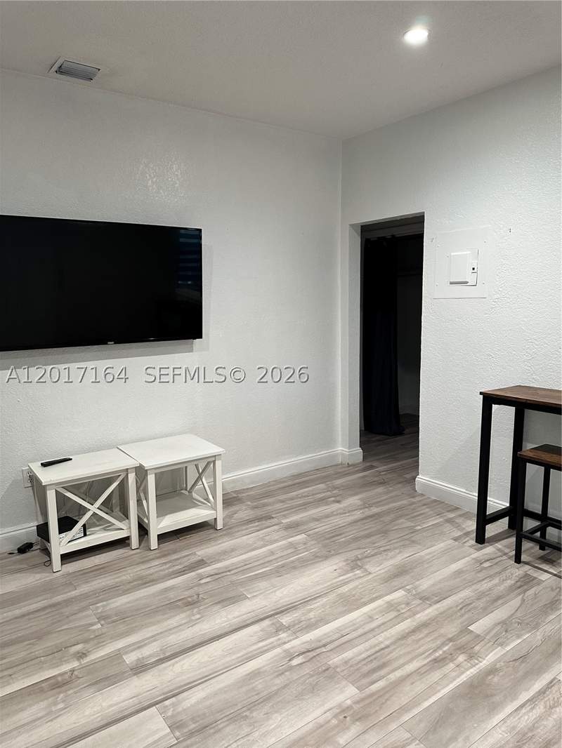 1 bedroom Condominium at 8401 Crespi Blvd 3, Oasis On The Beach Condo, Miami Beach — photo 3