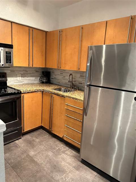 8401 Crespi Blvd 3, Miami Beach FL - photo 6 of 24
