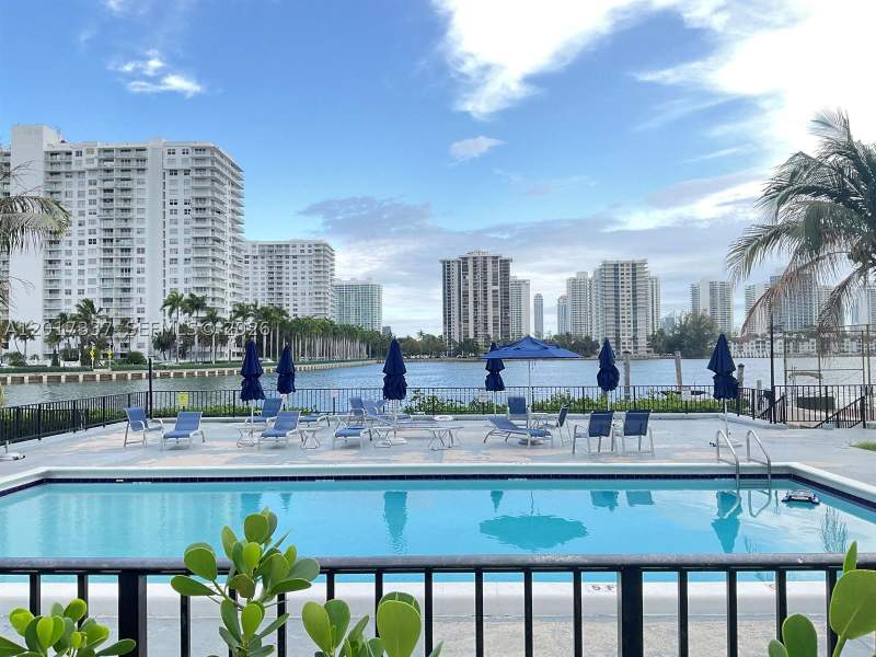 2 bedroom Condominium at 2780 NE 183rd St 1007, Commodore Plaza Condo, Aventura — photo 3