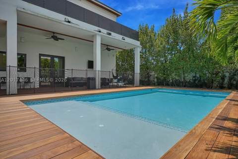 1025 NE 170th Ter, Miami FL - photo 15 of 53