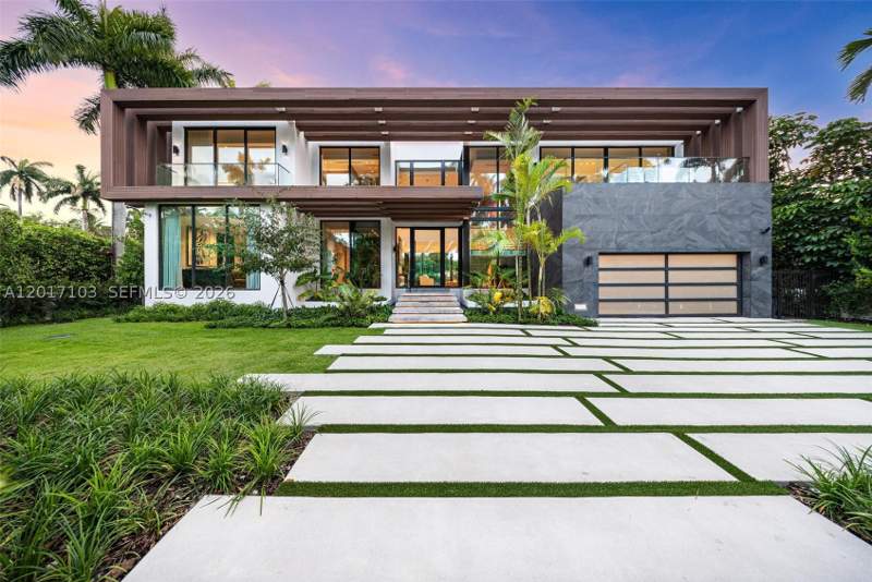 6 bedroom SingleFamilyResidence at 2520 Shelter Ave, Sunset Islands-Island No, Miami Beach — photo 2