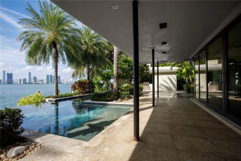 3 bedroom SingleFamilyResidence at 250 W San Marino Dr, San Marino Island, Miami Beach — photo 3