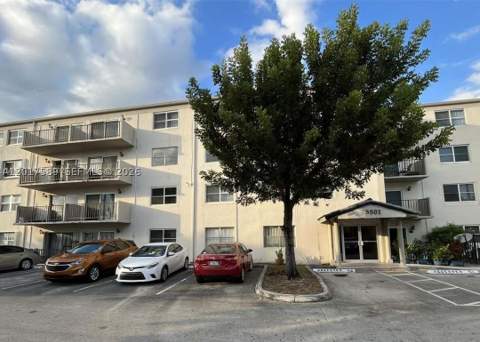 5501 NW 7th St E412, Miami FL - photo 17 of 23